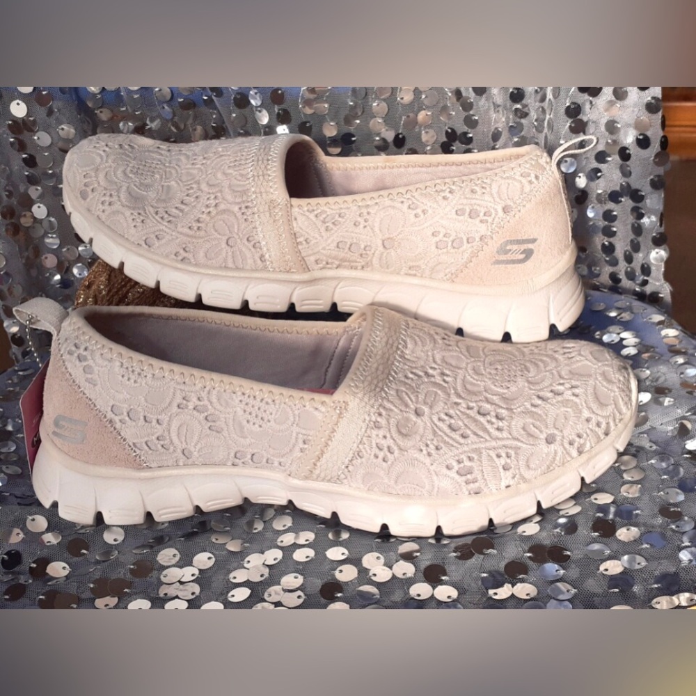 Skechers W's 7 Cream Slip-On Shoes Floral Air-cooled Memory Foam Comfort Insole